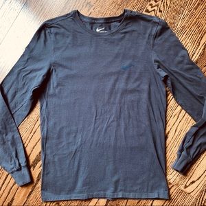 Nike Men's Long Sleeve Dark Gray Athletic Cut T-shirt, Size Small EUC